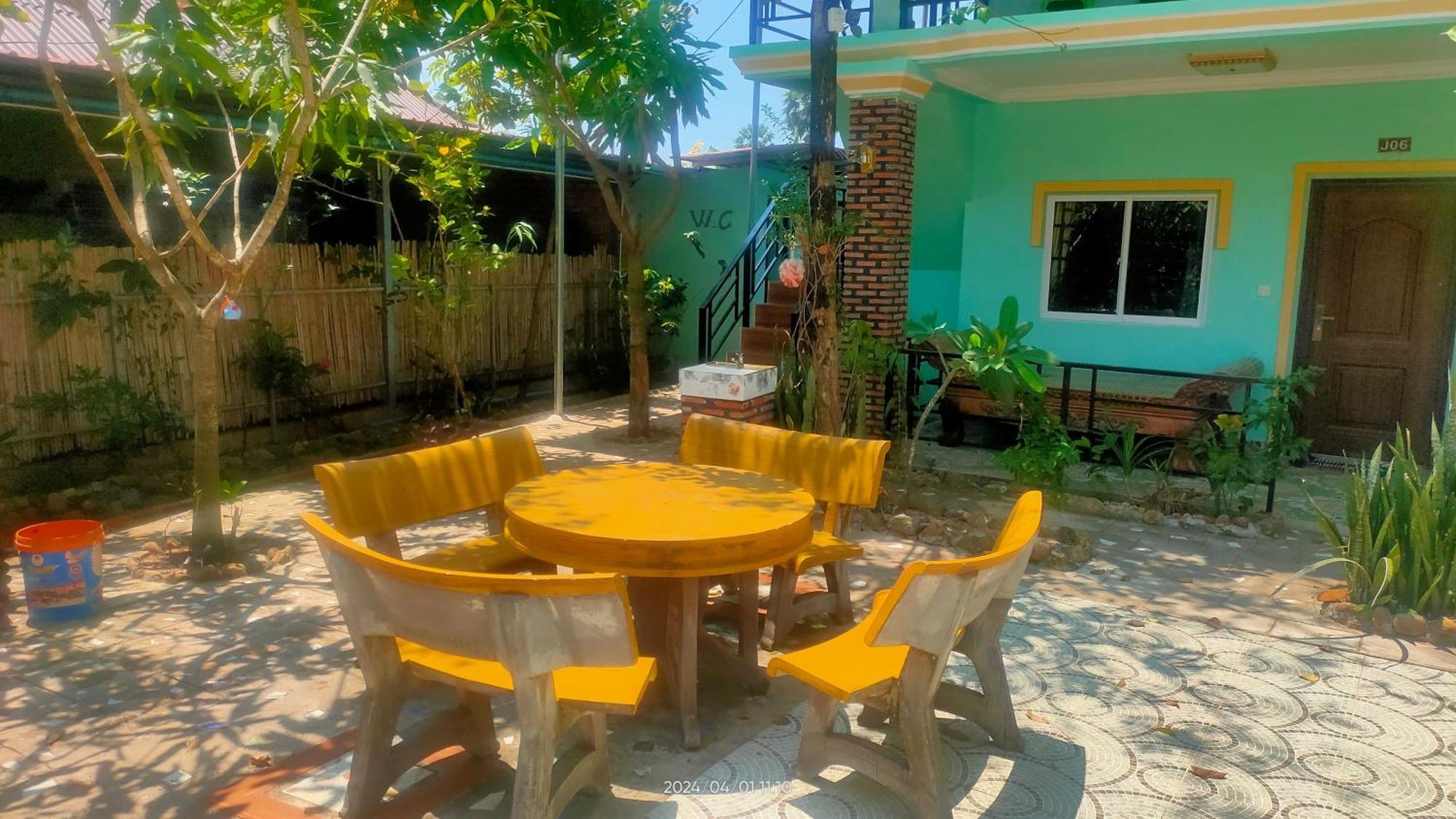 Mabuhay Guesthouse Kampot Buitenkant foto