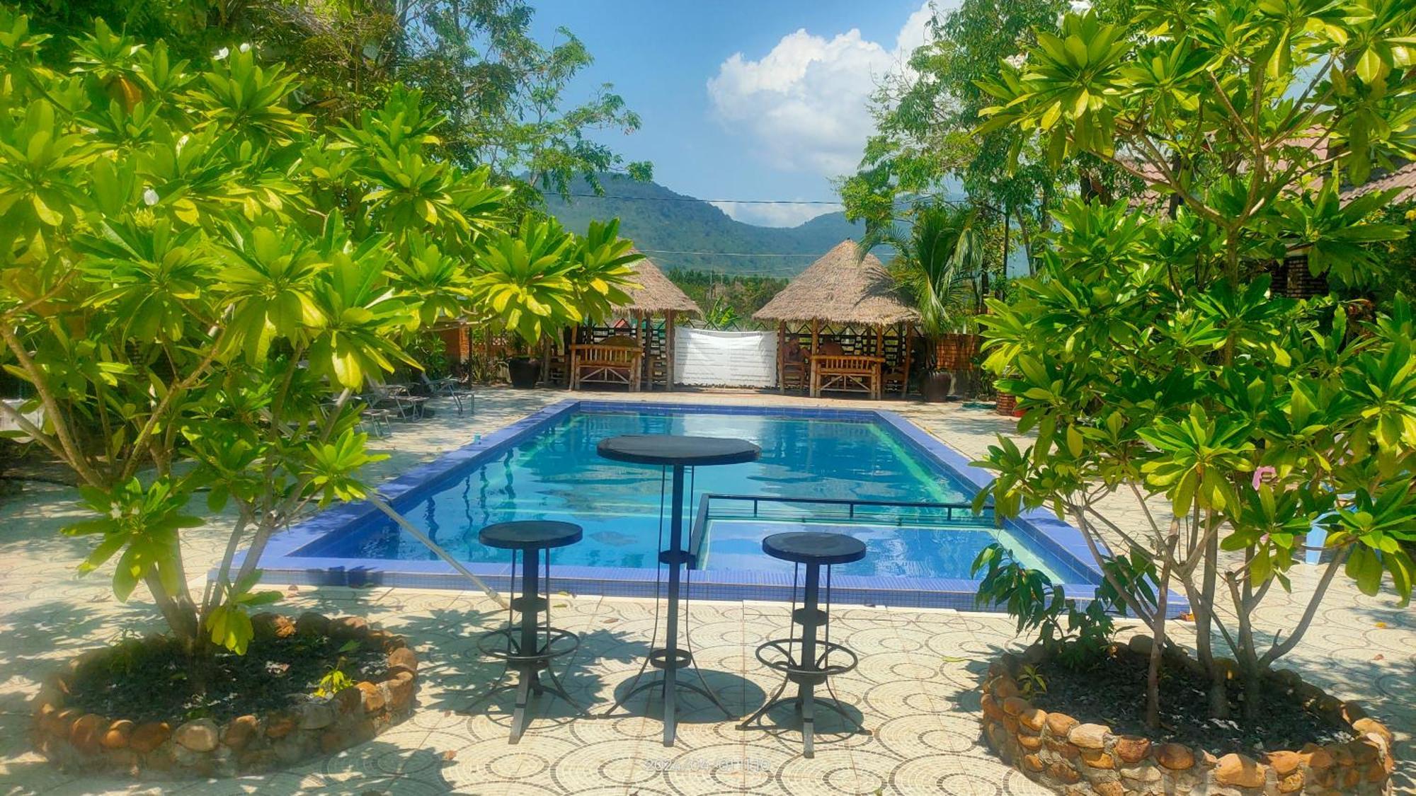 Mabuhay Guesthouse Kampot Buitenkant foto